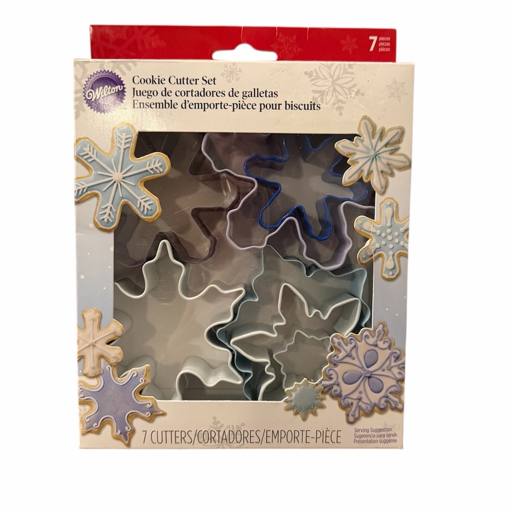 Wilton Festive Snowflake Cookie Cutter Set - 7 pieces